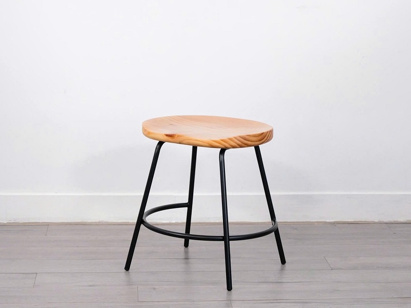 Ghế Bar Gỗ Thấp 269T nhỏ gọn