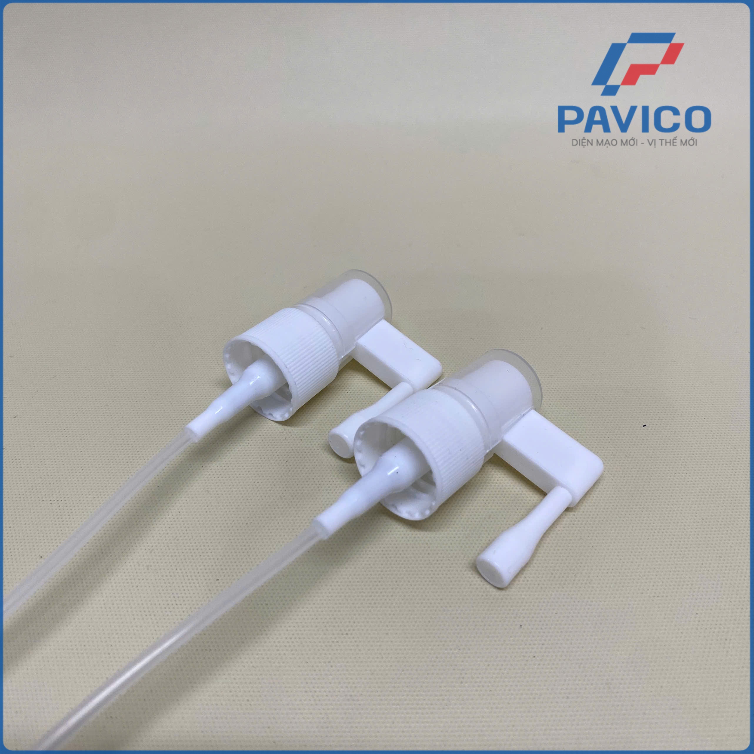 Xịt quay có nắp - TRẮNG (nhựa) - 18mm (20*35 - k nút - EV)