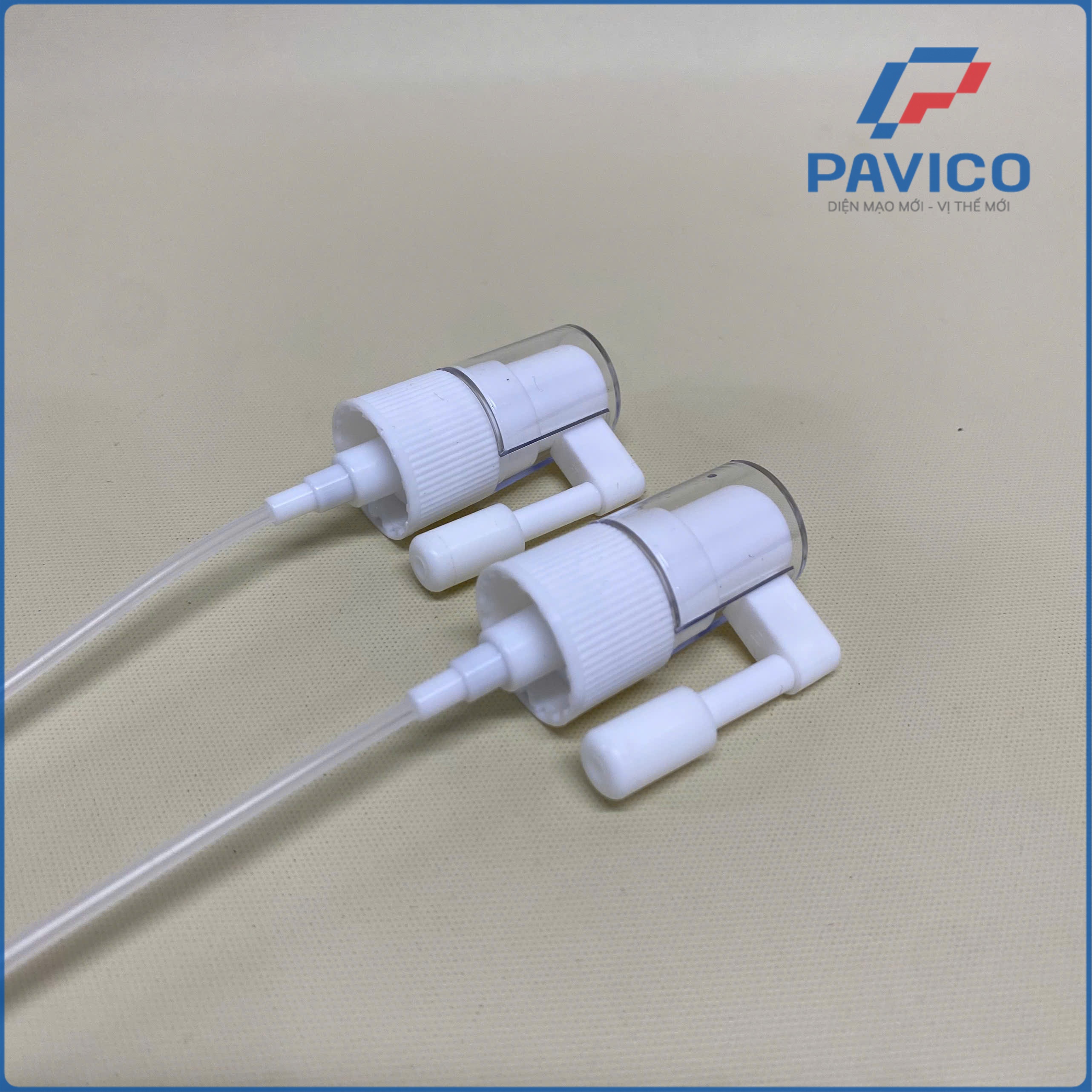 Xịt quay có nắp - TRẮNG (thủy tinh) - 18mm (14*38-có nút - LJ)