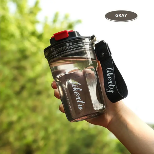 BÌNH ĐỰNG NƯỚC BẰNG NHỰA CÓ DÂY ĐEO