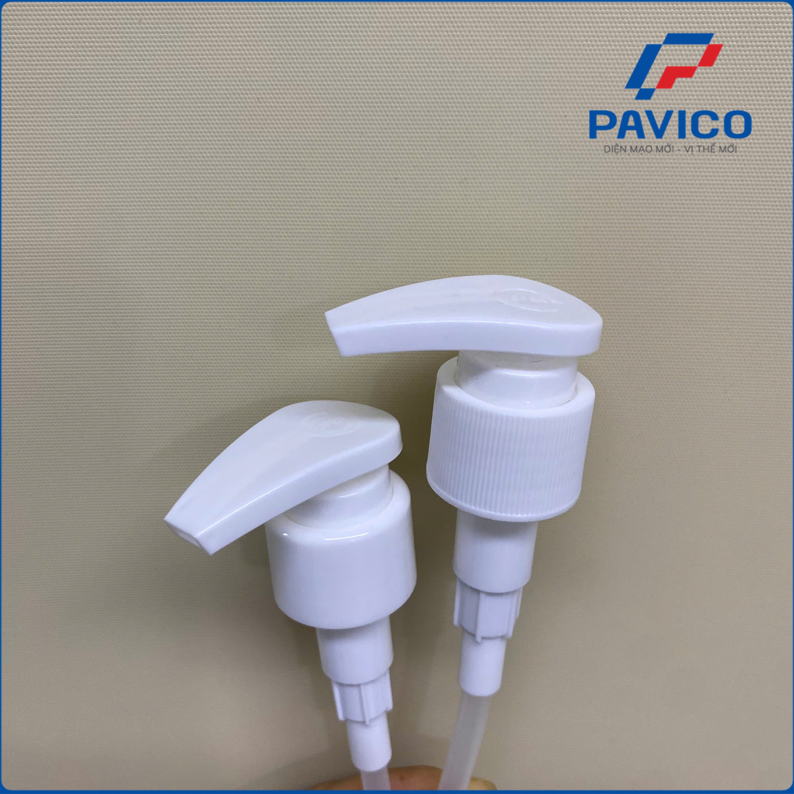 Đầu bơm vòi cong bản to 24mm