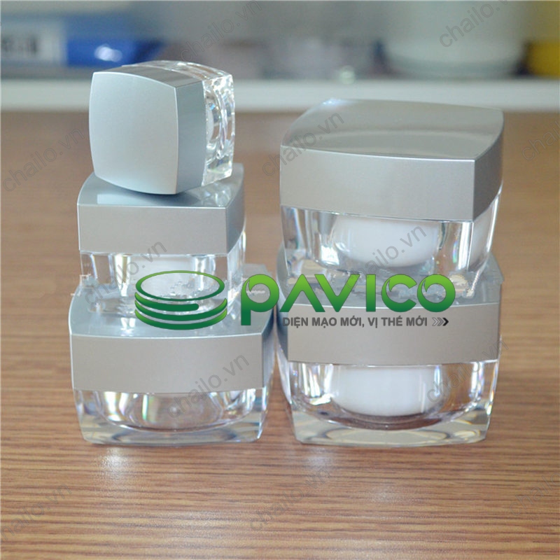 Hũ acrylic vuông nắp bạc xi mờ