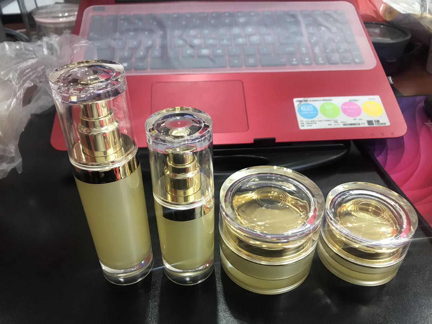 Bộ chai, hũ kem acrylic cao cấp