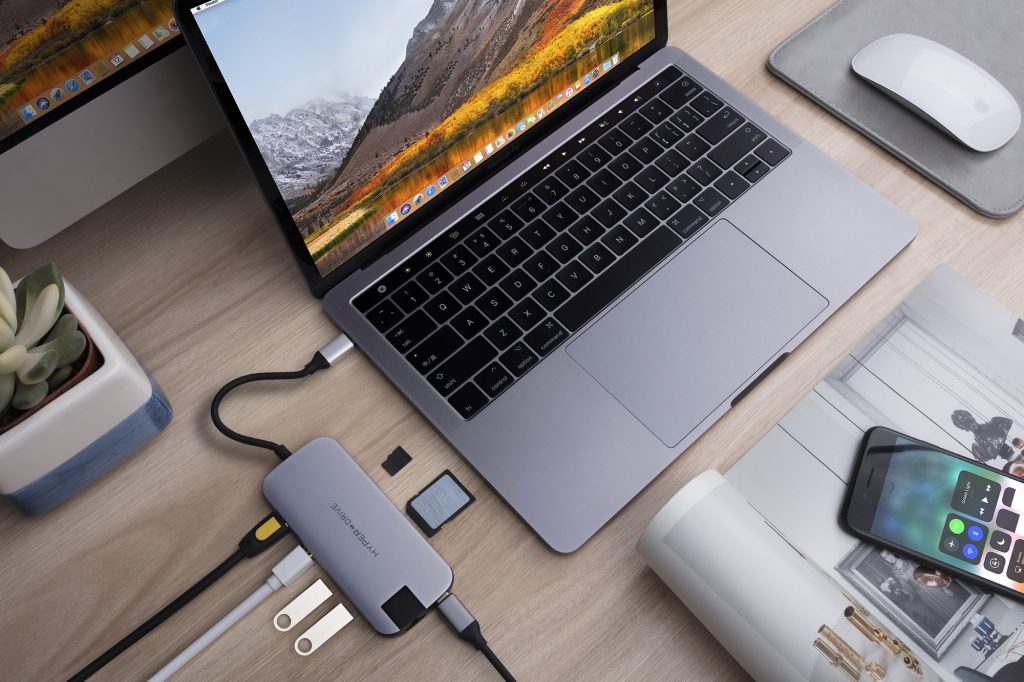 cong-chuyen-hyperdrive-slim-8-in-1-usb-c-hub-for-macbook-surface-pc-devices