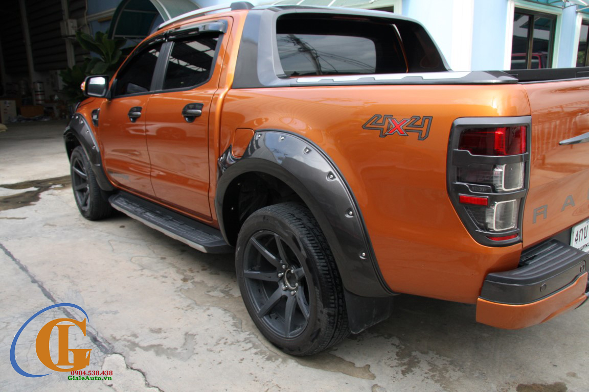 Ốp Đèn Hậu Xe Bán Tải Ford Ranger