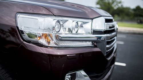 Toyota Land Cruiser 2015 có giá 2,825 tỉ đồng, nhập khẩu nguyên chiếc Toyota Land Cruiser 2015 có giá 2,825 tỉ đồng, nhập khẩu nguyên chiếc