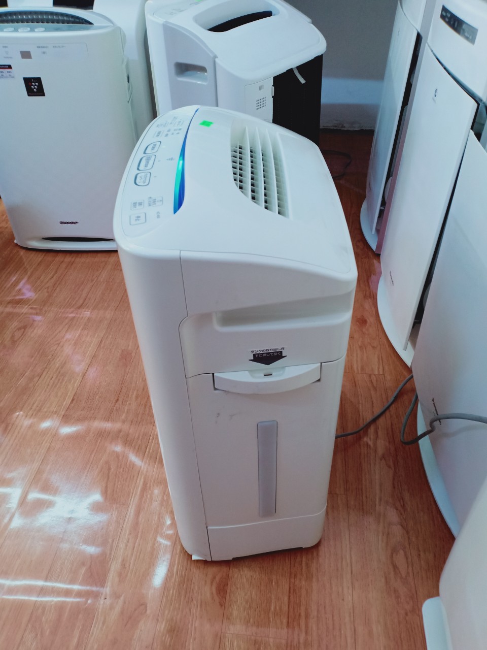 20-30m2) Máy lọc không khí Sharp KC-A40 / KC-40P có bù ẩm 20-30m2) Máy lọc không khí Sharp KC-A40 / KC-40P có bù ẩm