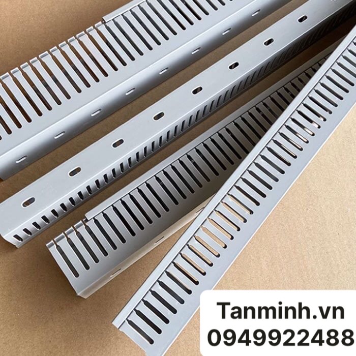 Máng nhựa răng lược đi dây tủ rack Vietphaco