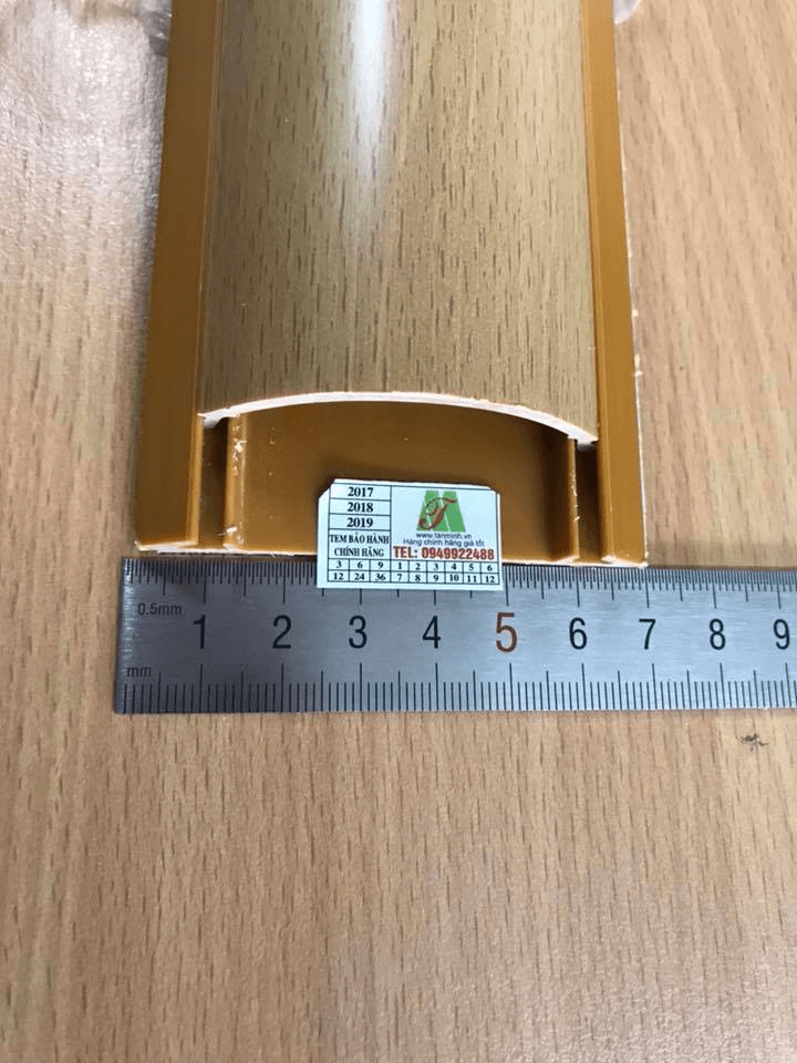 Ghen bán nguyệt Vân gỗ D70