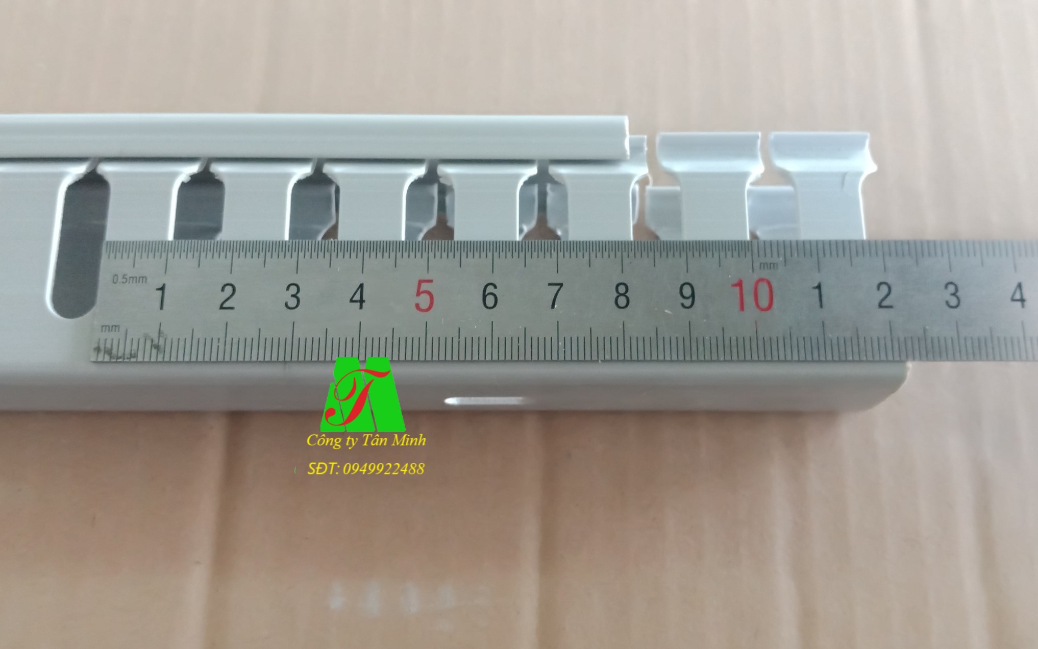 Máng nhựa răng lược Taiphaco 25x45