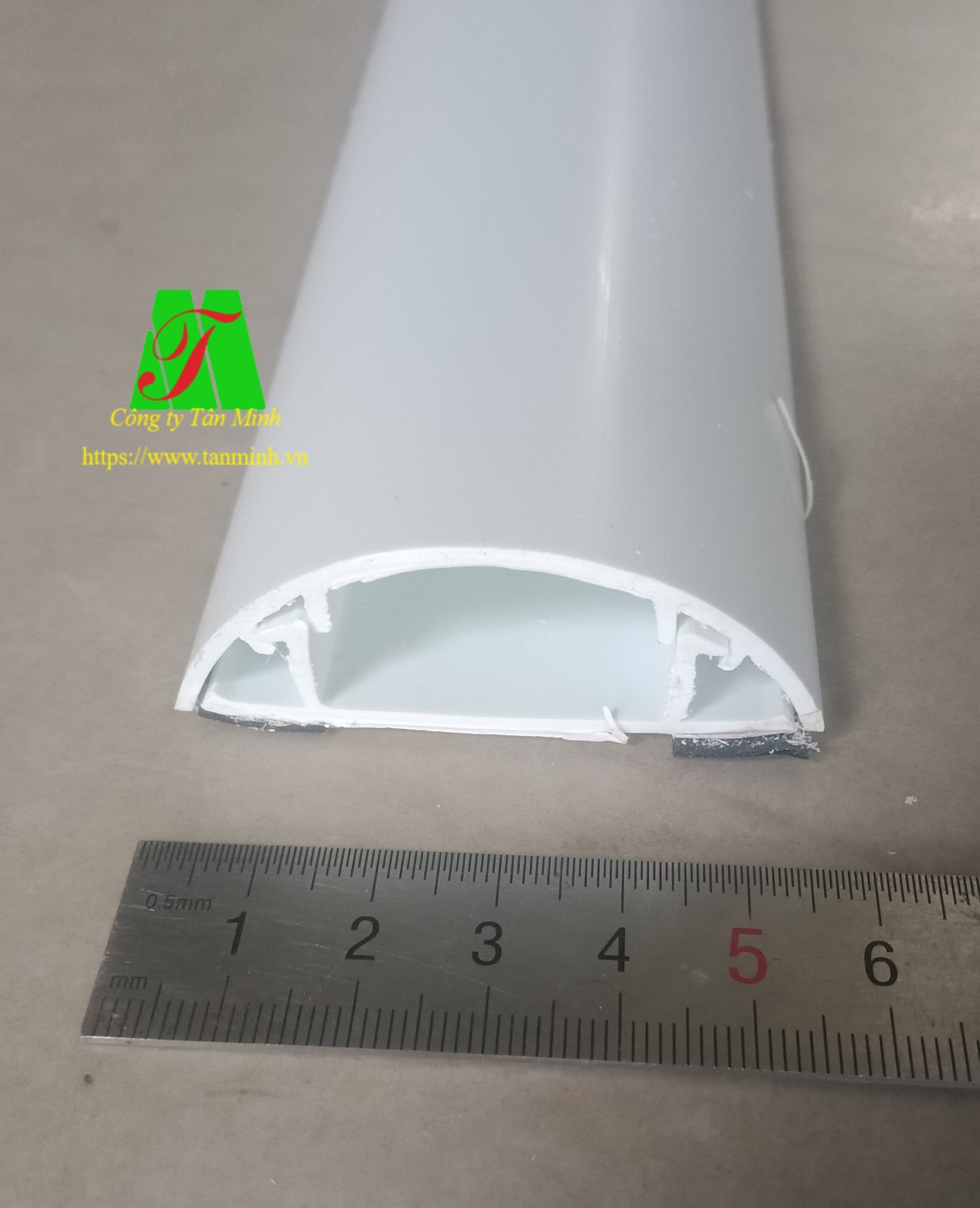 Ghen bán nguyệt D60x22mm