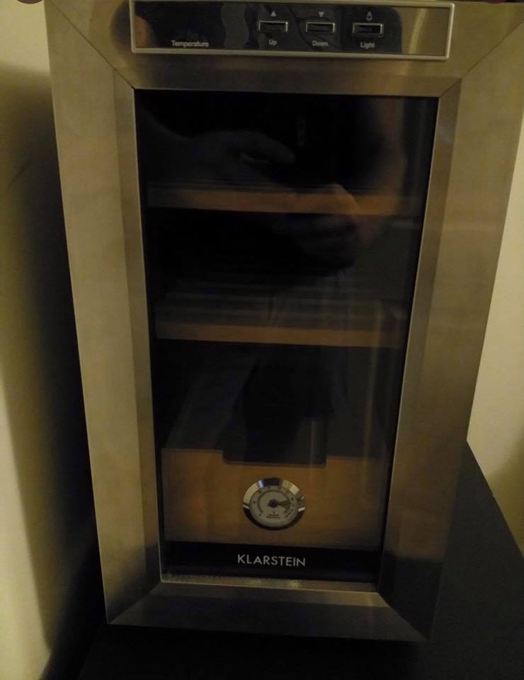 Tủ trữ cigar Klarstein 23 lít