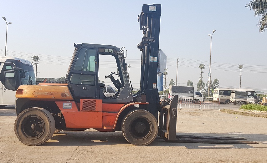 Xe nâng cũ 8 tấn