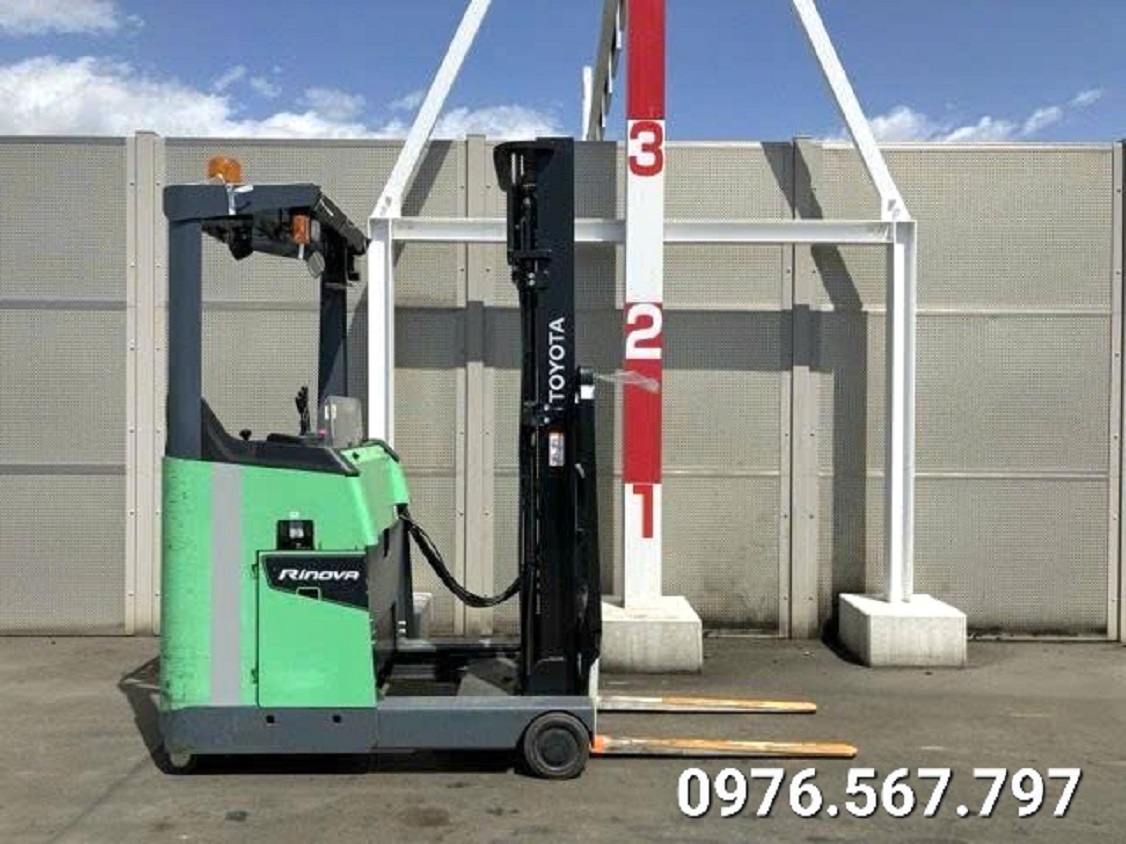 xe nâng điện đứng lái 1500kg sản xuất 2020