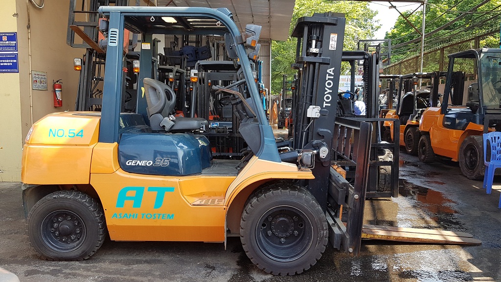 xe nâng cũ 3,5 tấn