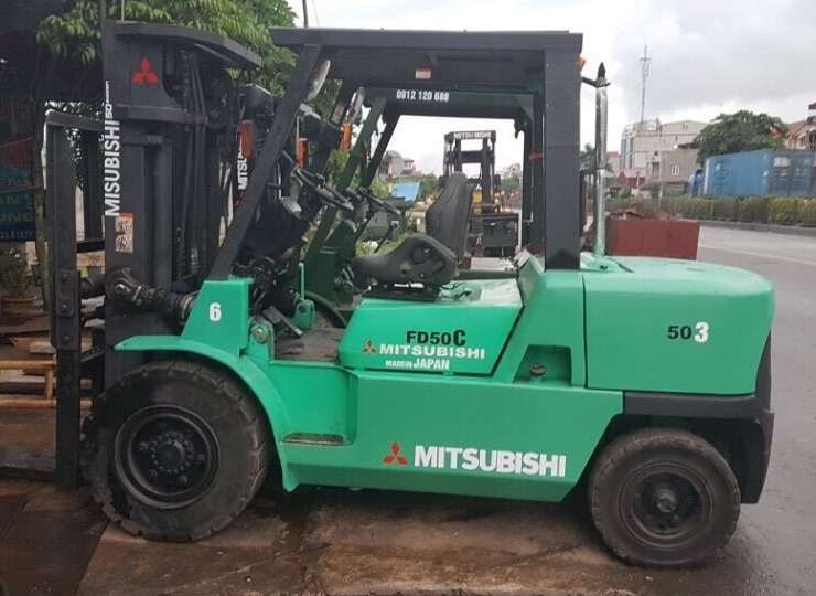 xe nâng cũ 5 tấn