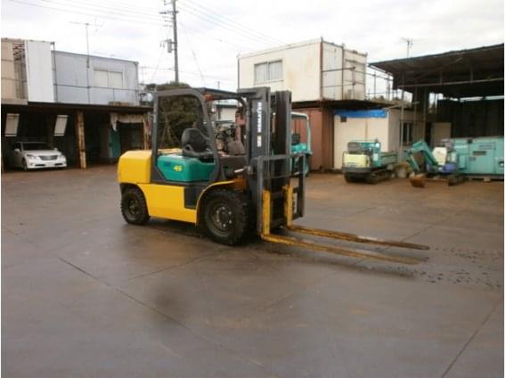 xe nâng cũ 4.5 tấn