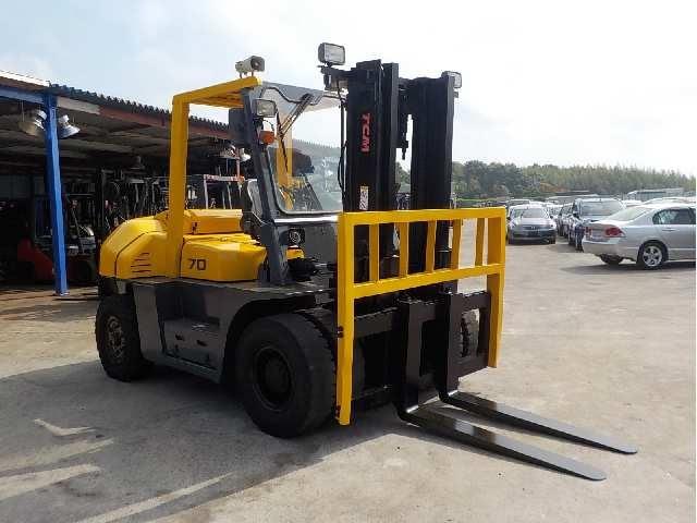 xe nâng cũ 7 tấn tcm