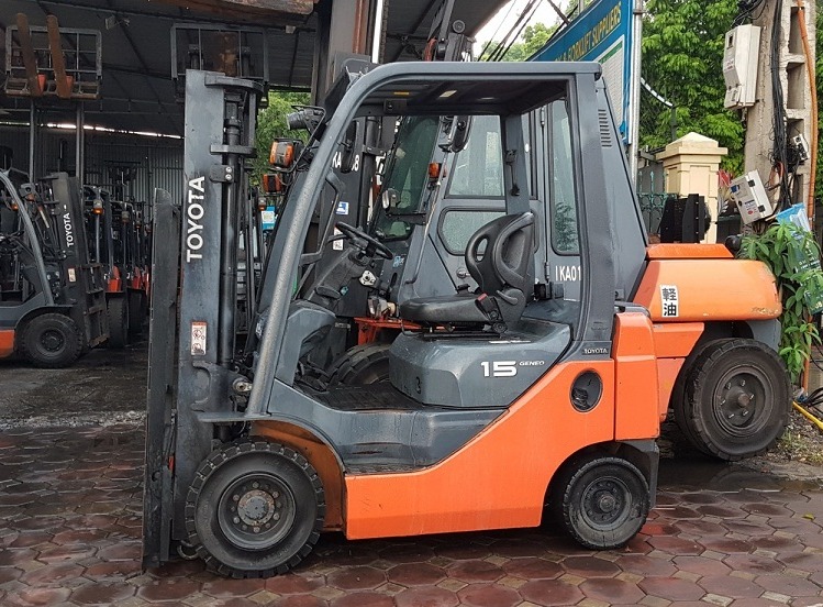 Xe Nâng Dầu Toyota 1.5 Tấn