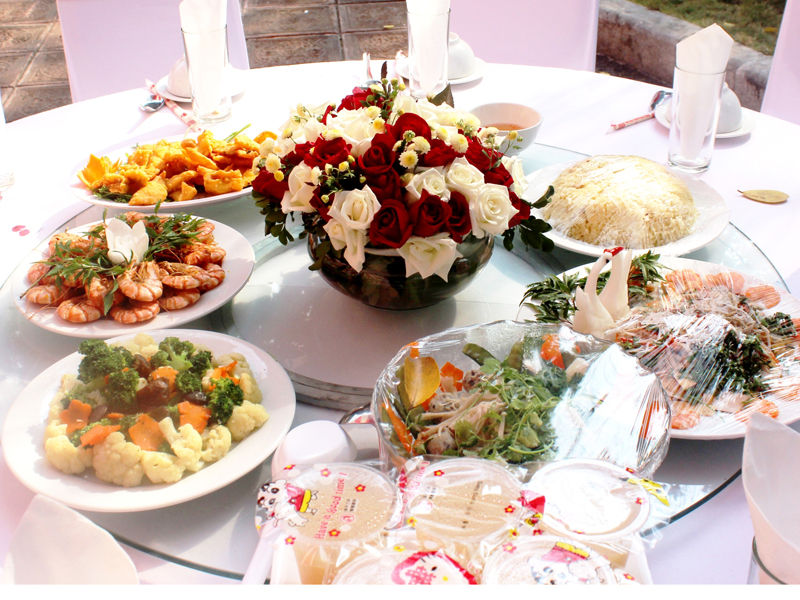 cach-chon-thuc-don-an-tuong-cho-bua-tiec-cuoi-nam