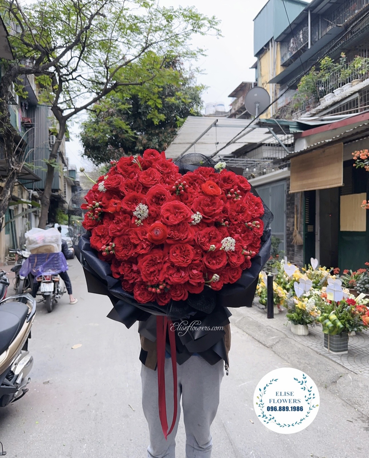 Bó hoa hồng đỏ hình trái tim đẹp ở quận thanh xuân, nam từ liêm, hà đông, hoàng mai, mua hoa tình yêu đẹp ở Hà Nội