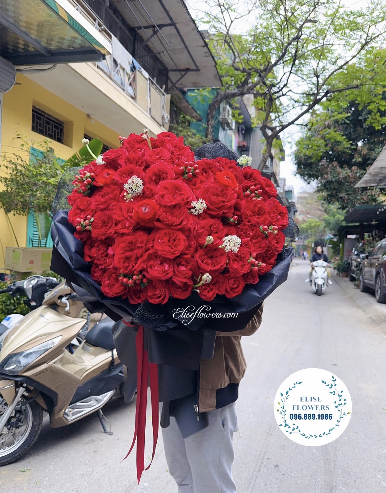 Bó hoa hồng đỏ hình trái tim đẹp nhất - Elise Flowers - Shop hoa tươi Hà Nội - Điện hoa Hà Nội