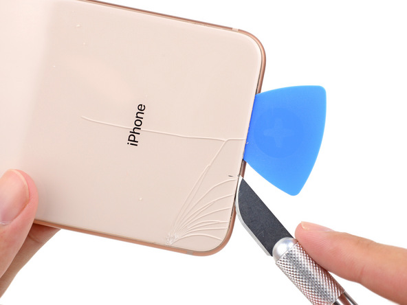 Thay mặt kính lưng iphone 8 - 8 plus giá rẻ lấy ngay ở Hà Nội