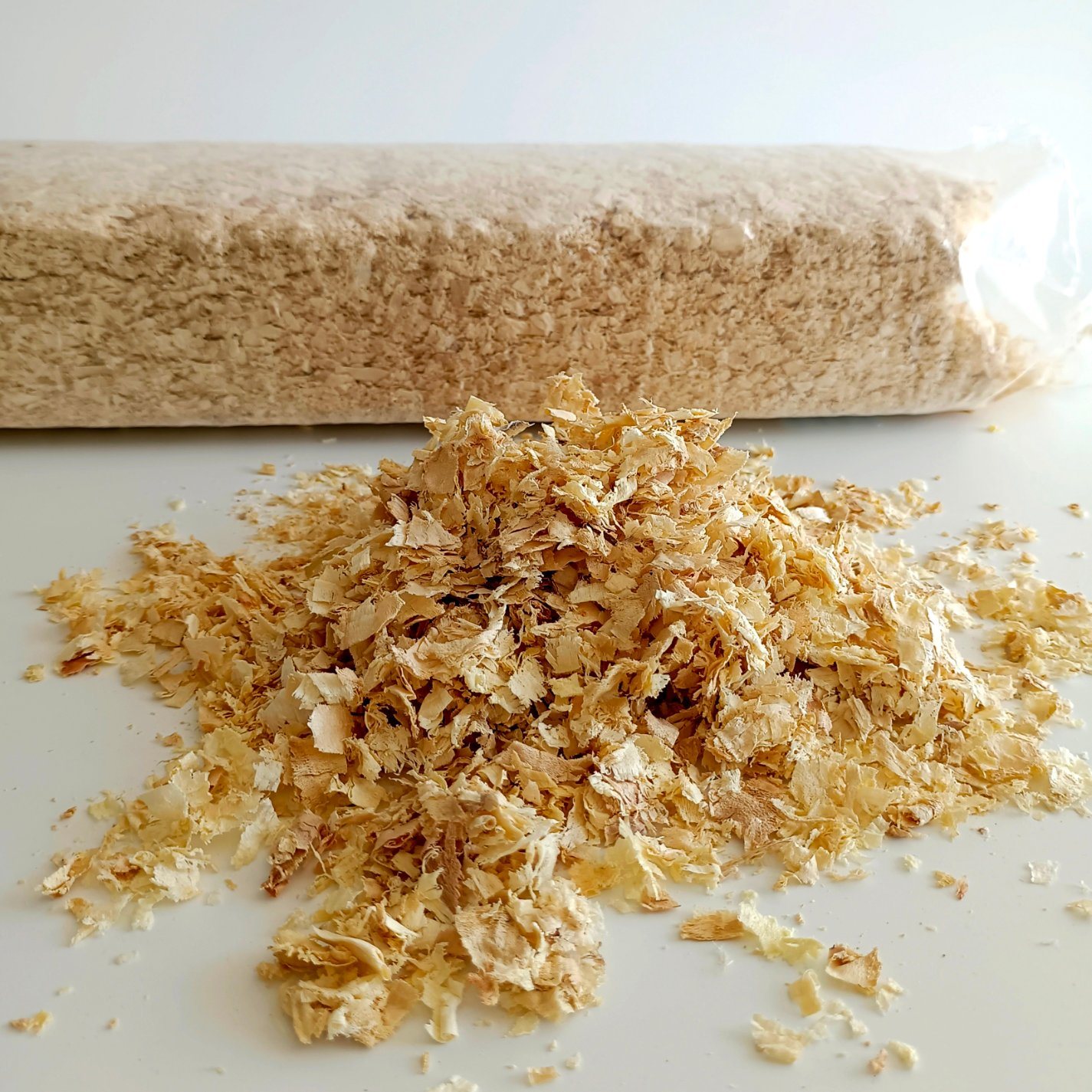 BEST QUALITY WOOD SHAVING WOOD SAWDUST FOR ANIMAL BEDDING