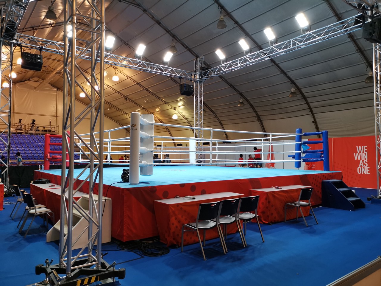 Đài thi đấu RingBoxing