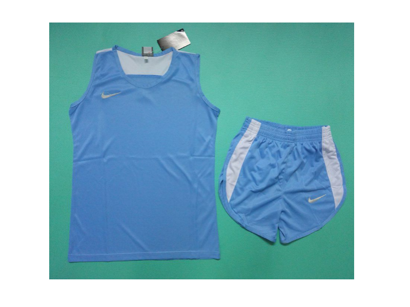 Quần áo điền kinh Nike