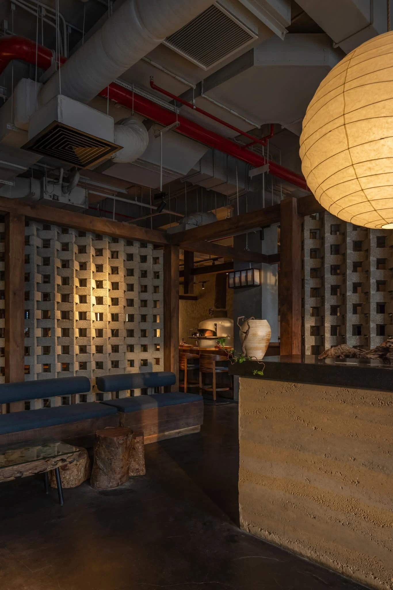 P4p's Taisei, Hà nội 2025. Quầy đất nện - by Vietbeton. Photo: hoangle - chimnonstudio