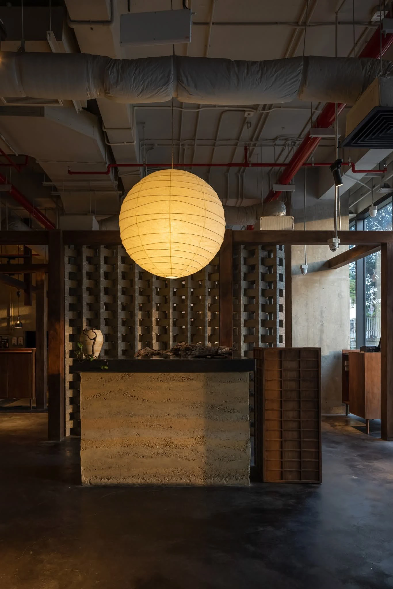 P4p's Taisei, Hà nội 2025. Quầy đất nện -&nbsp;by Vietbeton. Photo: hoangle - chimnonstudio