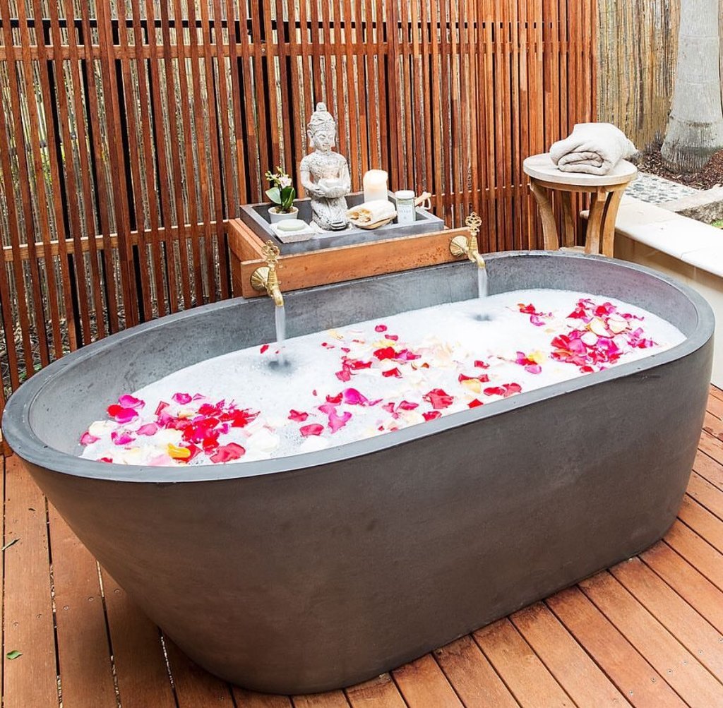 Bồn tắm bê tông có khả năng chống thấm cao, không bị rêu mốc (Ảnh sưu tâm)