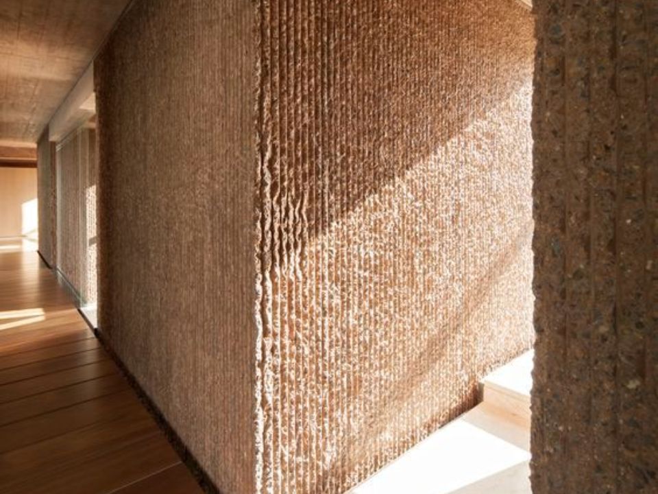 Vữa đất mang lại nhiều lợi ích khi kết hợp với vật liệu khác (Ảnh sưu tầm)