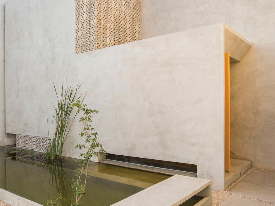 Microcement có thể chịu được sự thay đổi của thời tiết nên phù hợp thi công các hạng mục ngoại thất (Ảnh sưu tầm)