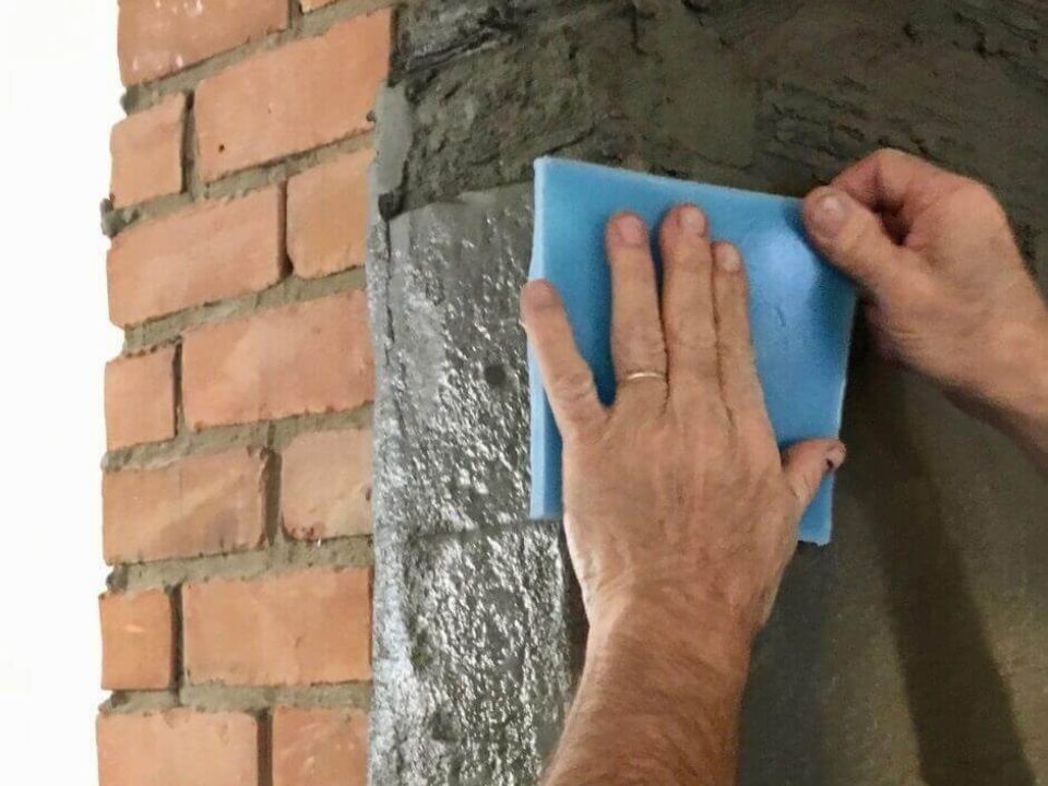 Thi công tường bê tông áp khuôn trong nhà (Ảnh sưu tầm)