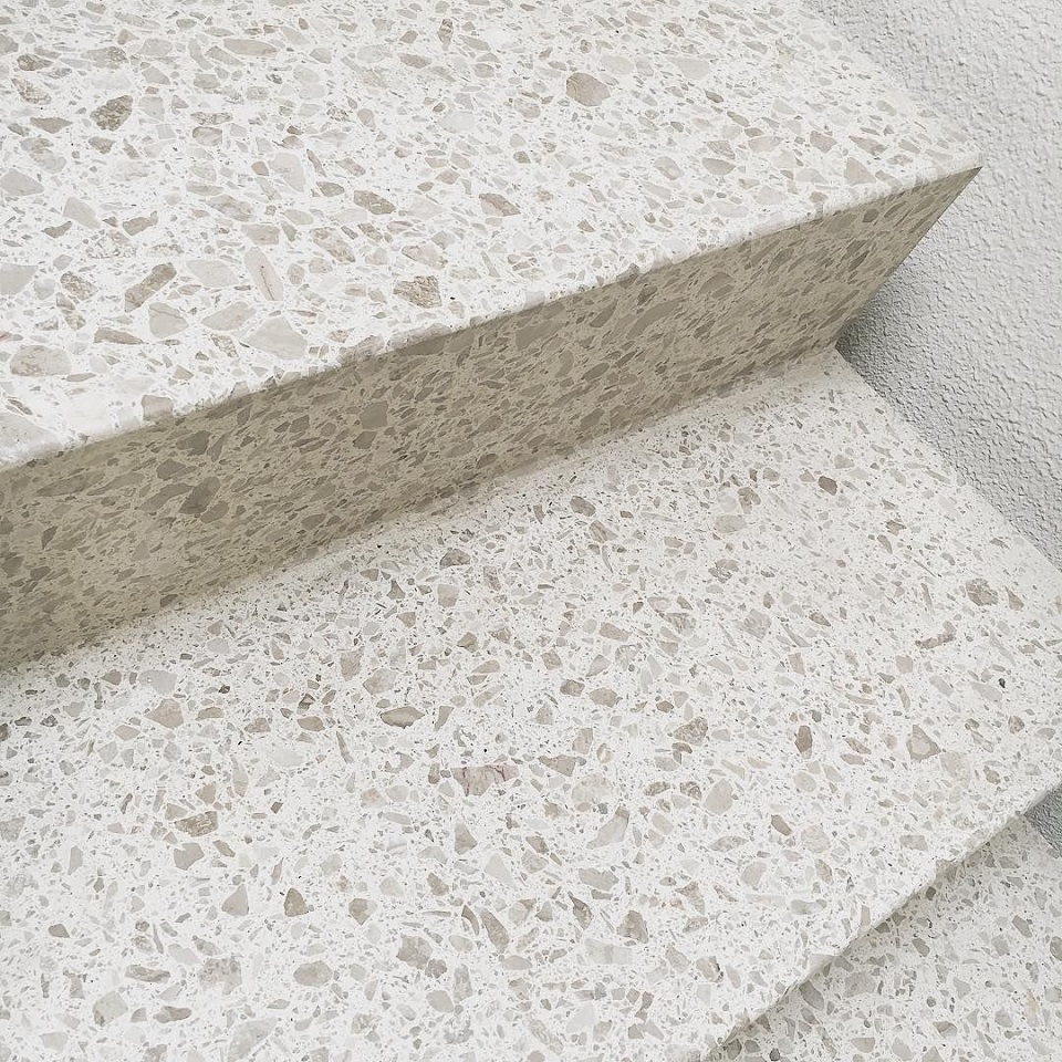 Bậc thang terrazzo liền mạch, được bo góc cẩn thận (Ánh sưu tầm)