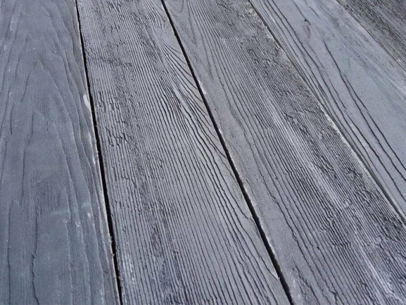 Các Mẫu Gạch Bê Tông Giả Gỗ Phổ Biến và Xu Hướng Thiết Kế