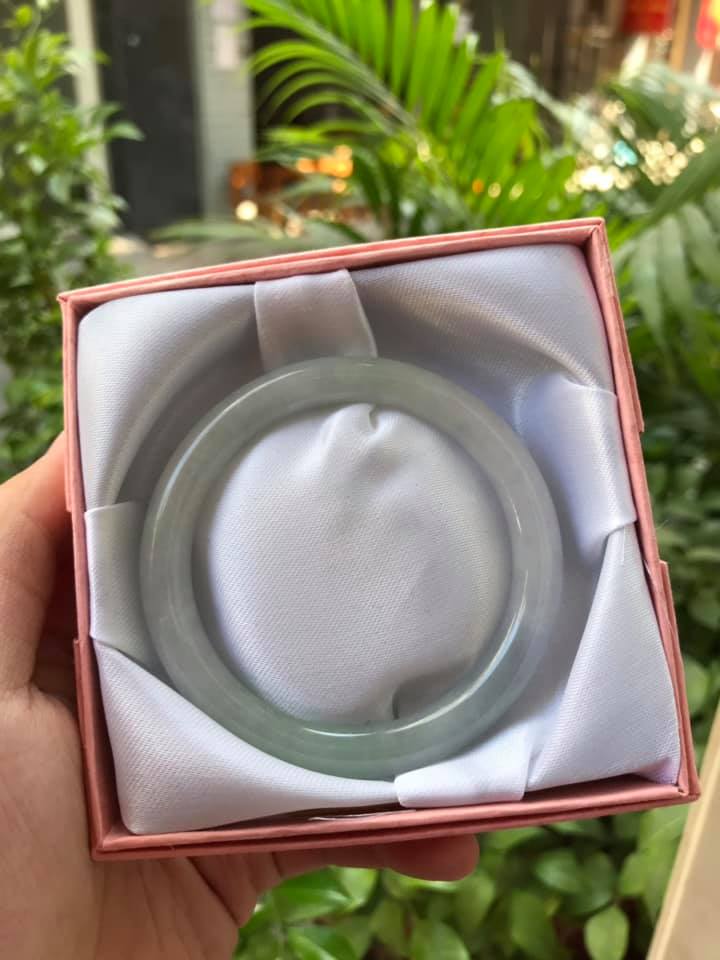 vòng cẩm thạch thiên nhiên 100%