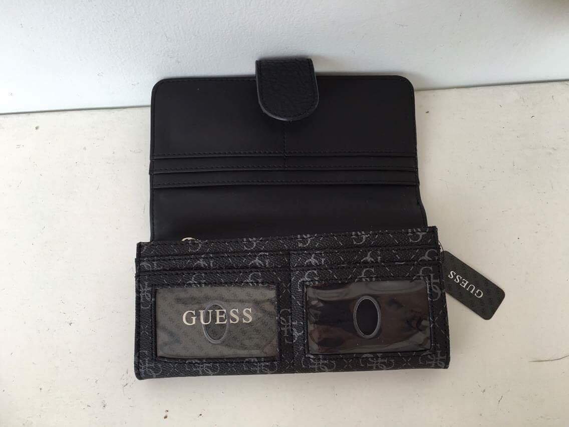 Ví Guess
