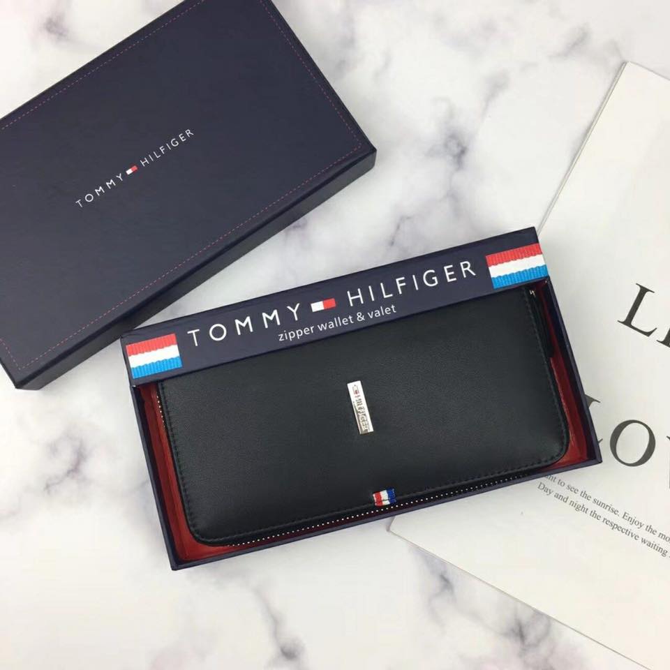 Ví Tommy Hifilger xuất xịn