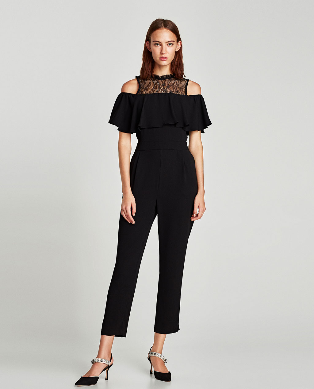 jumpsuit đen phối ren zara