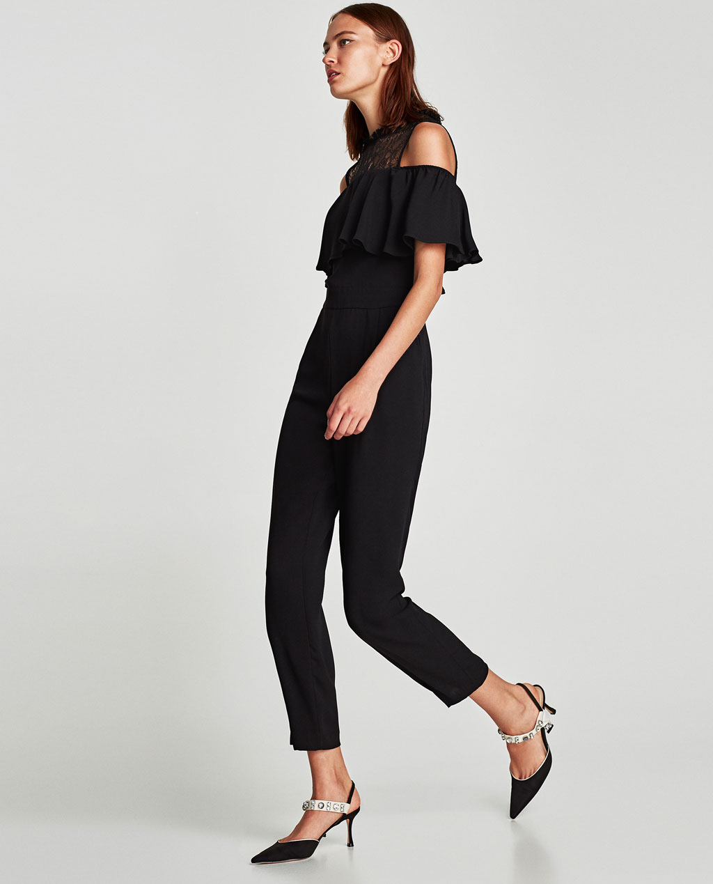 jumpsuit đen phối ren zara