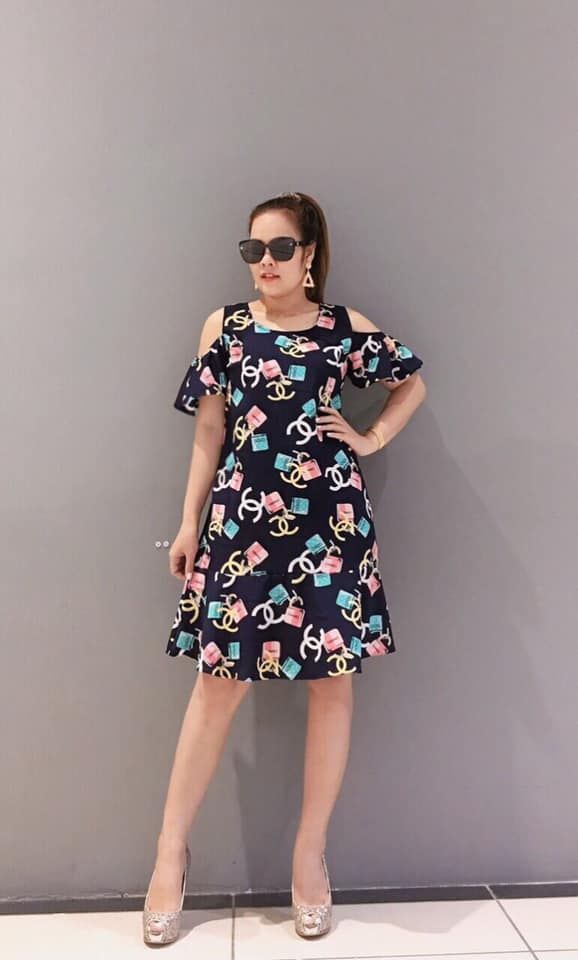 Đầm lụa khoét vai ko nhăn size L XL ( 52-65 ký)