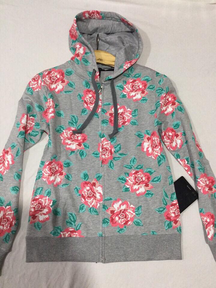 Áo khoát chống nắng.