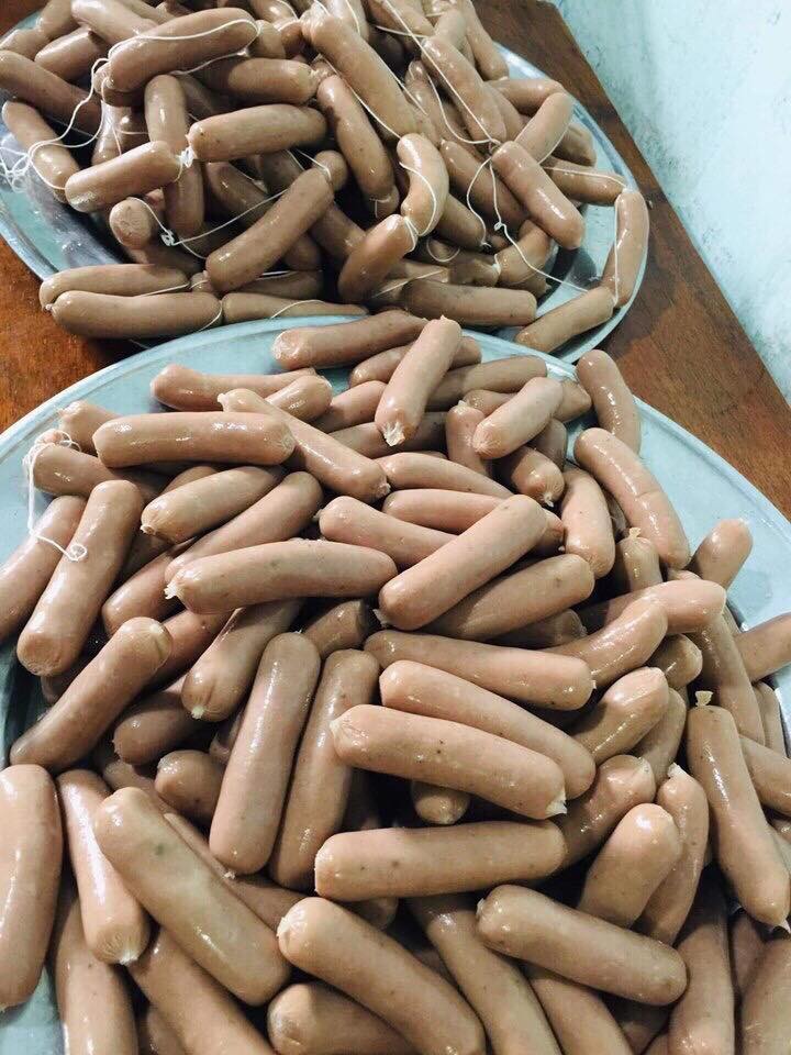 Xúc xích sạch nhà làm, thịt heo đồng bào gialai,