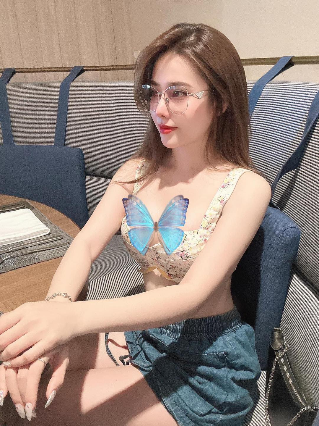 Kính P R A D A làm kính mát hoặc gọng cận ok