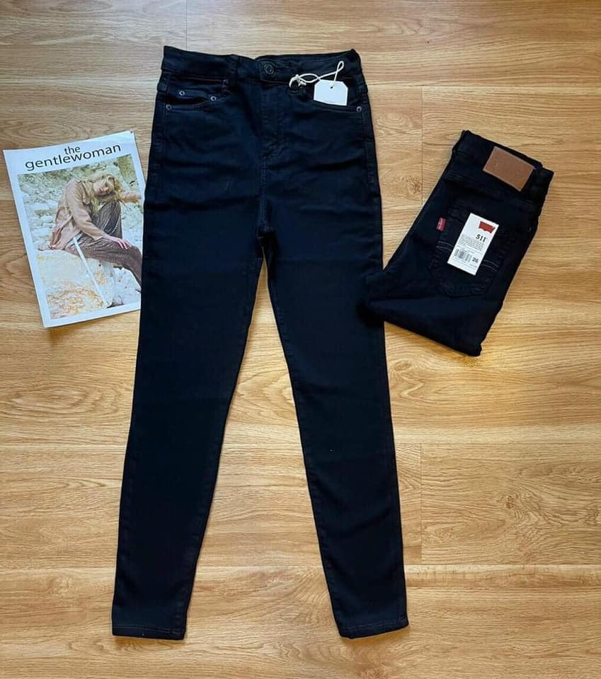 Q. Skinny Levi’s 1 màu đen xịn đét