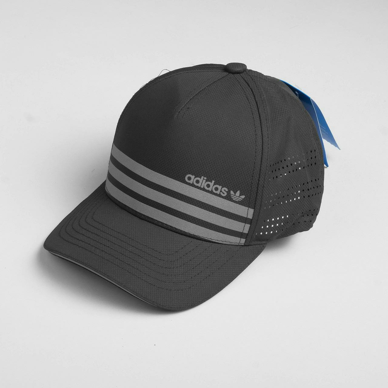 NÓN DÙ ADIDAS