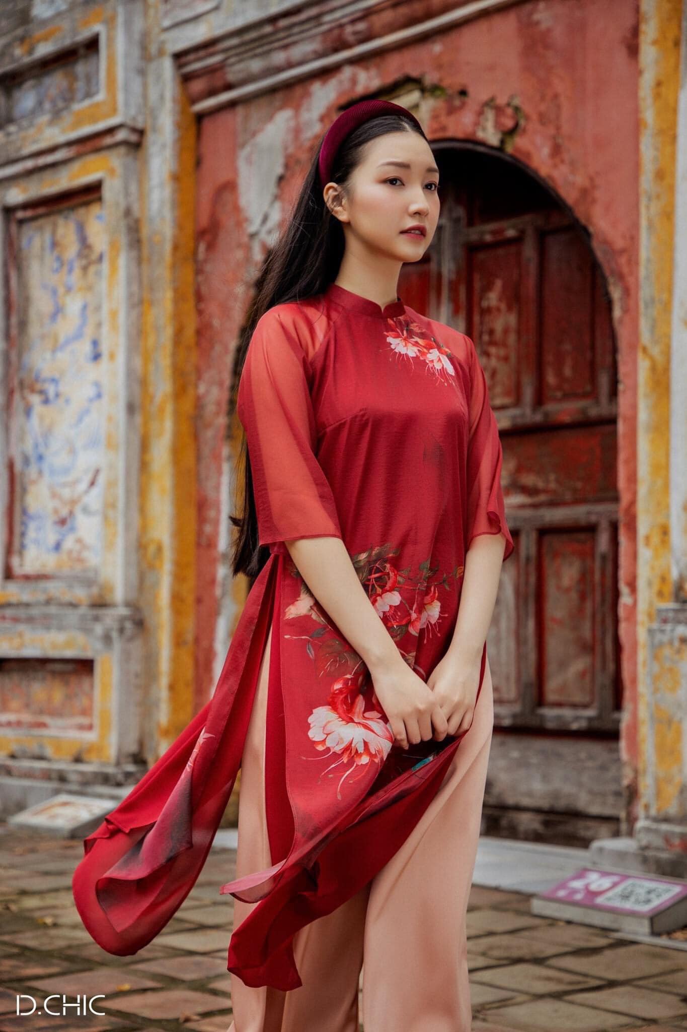 áo dài đỏ